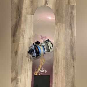 Burton troop snowboard with Burton bindgings